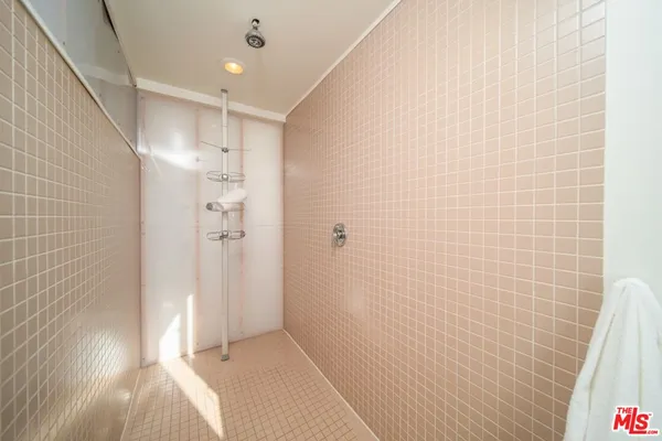 $8,400 | 46 Rose Avenue, Venice, CA 90291