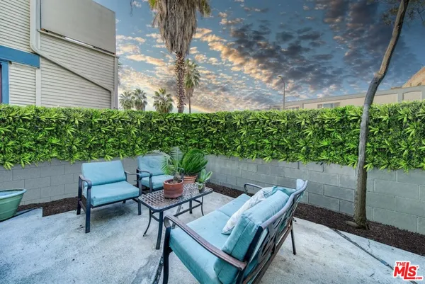 $8,400 | 46 Rose Avenue, Venice, CA 90291