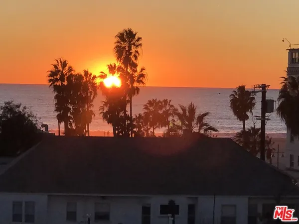 $8,400 | 46 Rose Avenue, Venice, CA 90291