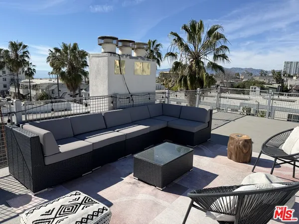 $8,400 | 46 Rose Avenue, Venice, CA 90291