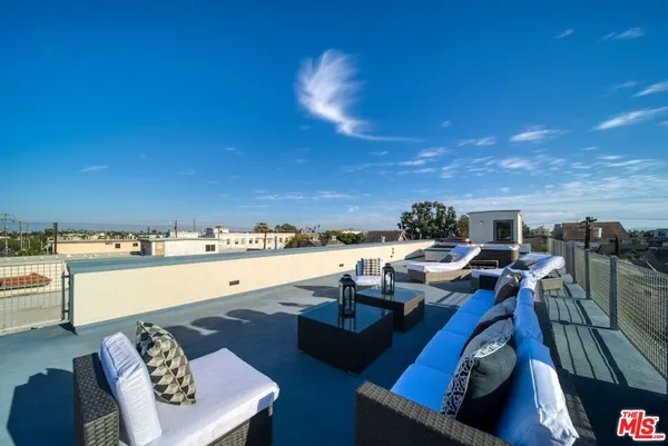 $8,400 | 46 Rose Avenue, Venice, CA 90291