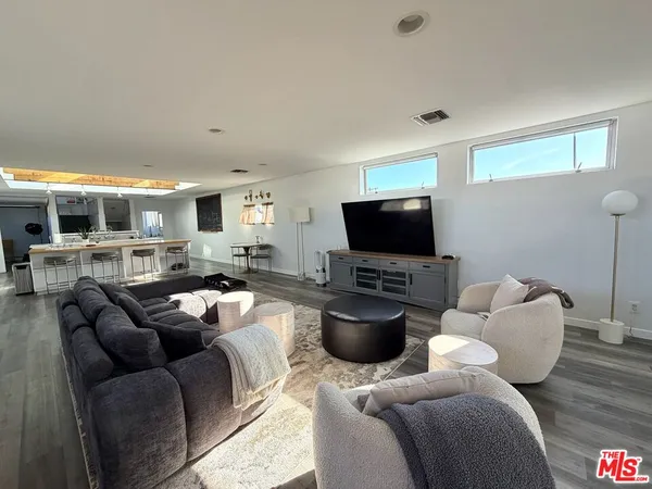 $8,400 | 46 Rose Avenue, Venice, CA 90291