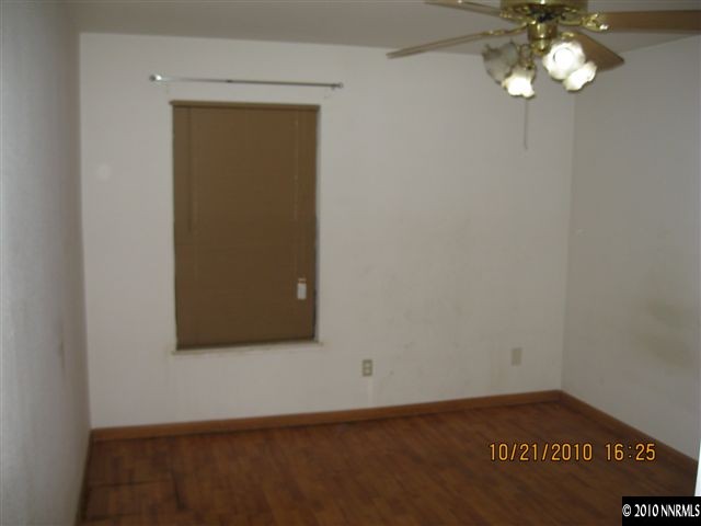 1555 Castle Way Reno, NV 89512 - Photo 6 of 8 a view of an empty room