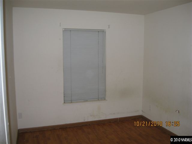 1555 Castle Way Reno, NV 89512 - Photo 7 of 8 a view of an empty room