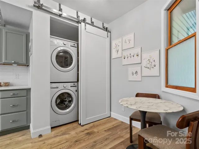 $525,000 | 220 Stoney Falls Loop, Unit 1 B2, Burnsville, NC 28714