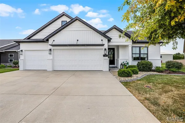 $600,000 | 21 Nickel Plate Drive, Edwardsville, IL 62025