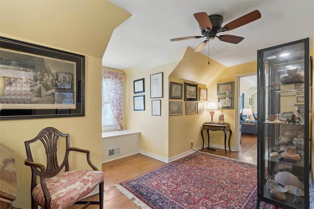 5426 Mission Road Fairway, KS 66205 - Photo 25 of 40