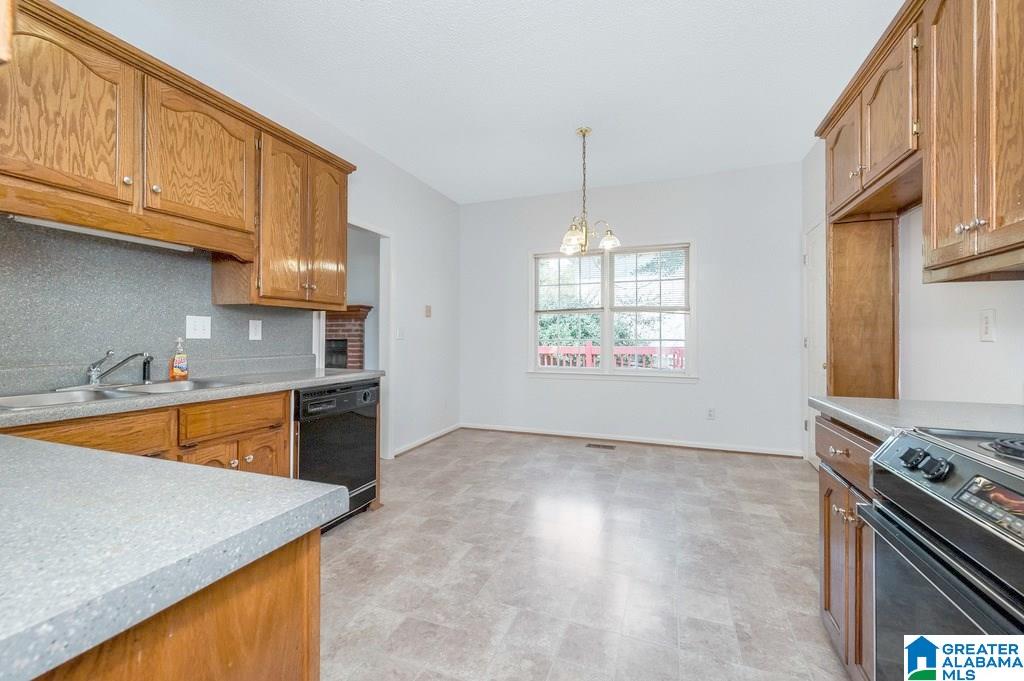 125 Cambridge Lane Alabaster, AL 35007 - Photo 12 of 32