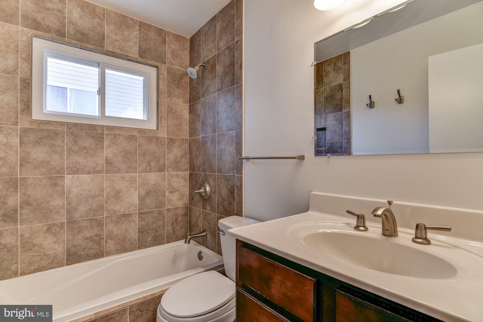 6212 Rockhurst Road Bethesda, MD 20817 - Photo 13 of 29 Bath