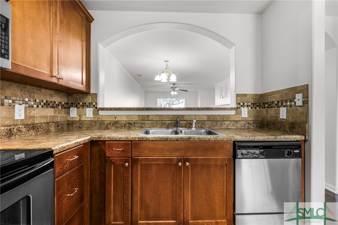 70 Winter Lake Circle Savannah, GA 31407 - Photo 10 of 36