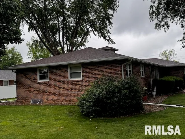 $185,000 | 11 Lincoln Road, Canton, IL 61520