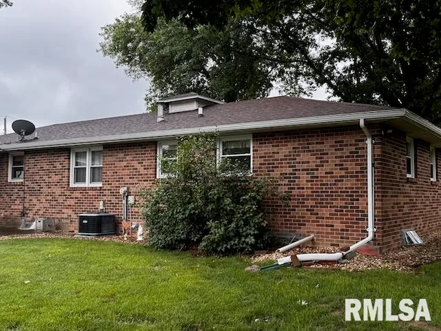 $185,000 | 11 Lincoln Road, Canton, IL 61520