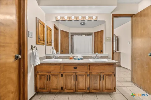 $650,000 | 4911 Youngsford Road, Marion, TX 78124