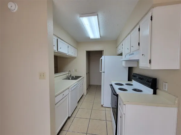 $1,300 | 2804 Bull Run, Unit B, Taylor, TX 76574