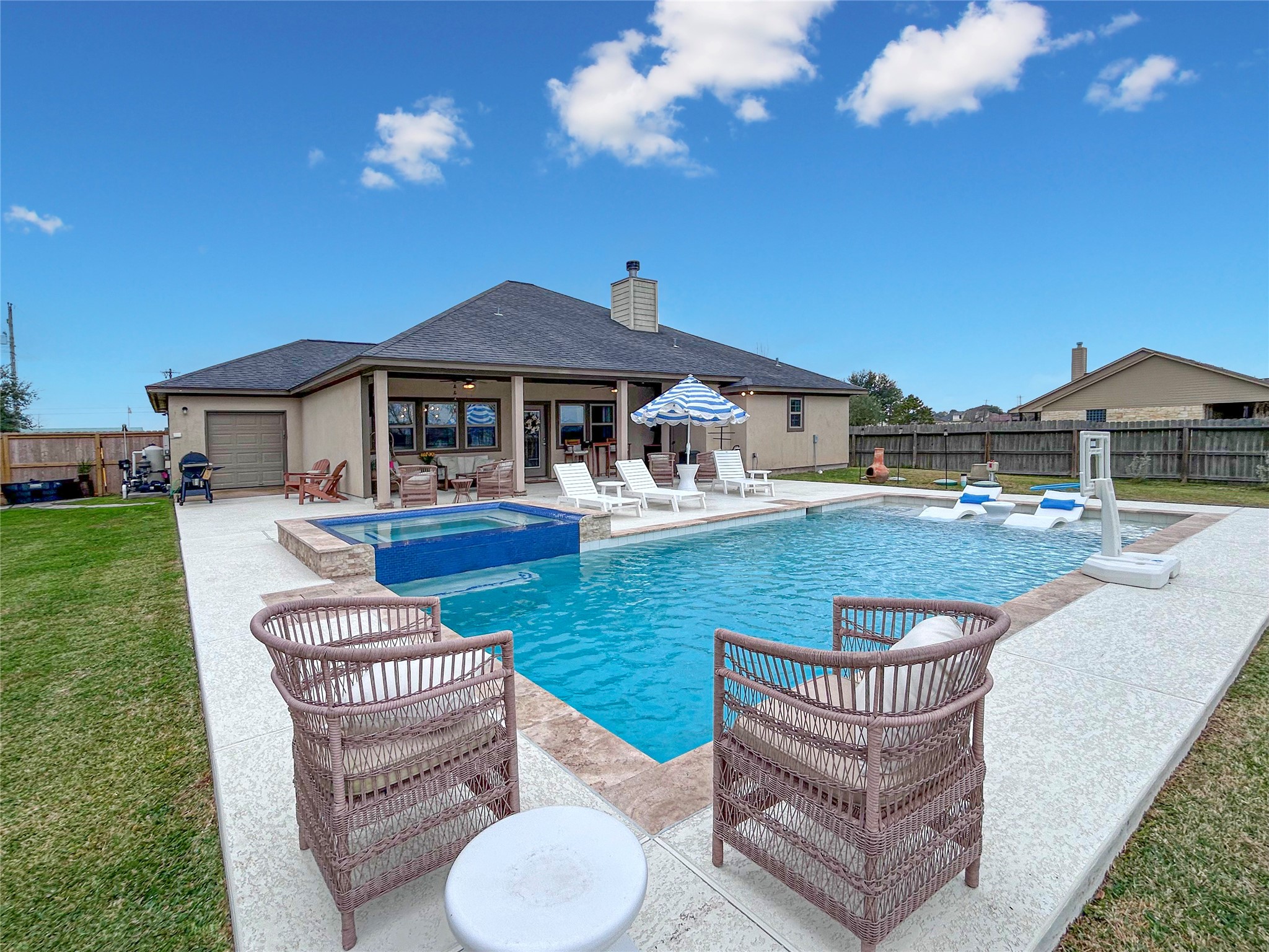 626 Sunset Trail Angleton, TX 77515 - Photo 2 of 43