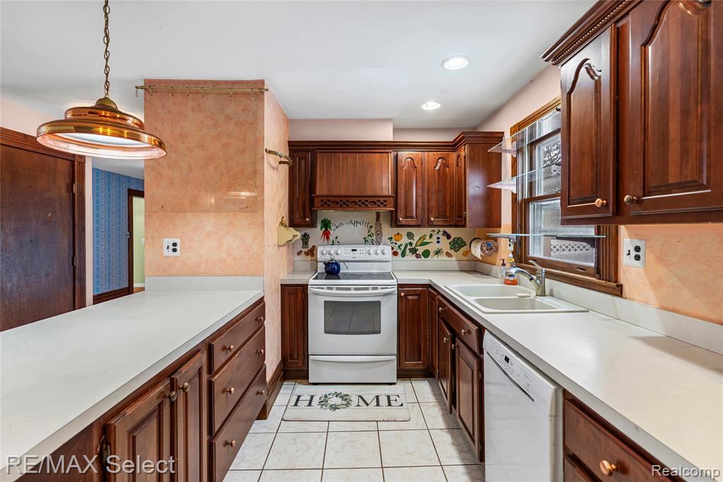 9710 Rattalee Lake Road Clarkston, MI 48348 - Photo 18 of 59 Gallery Image 18
