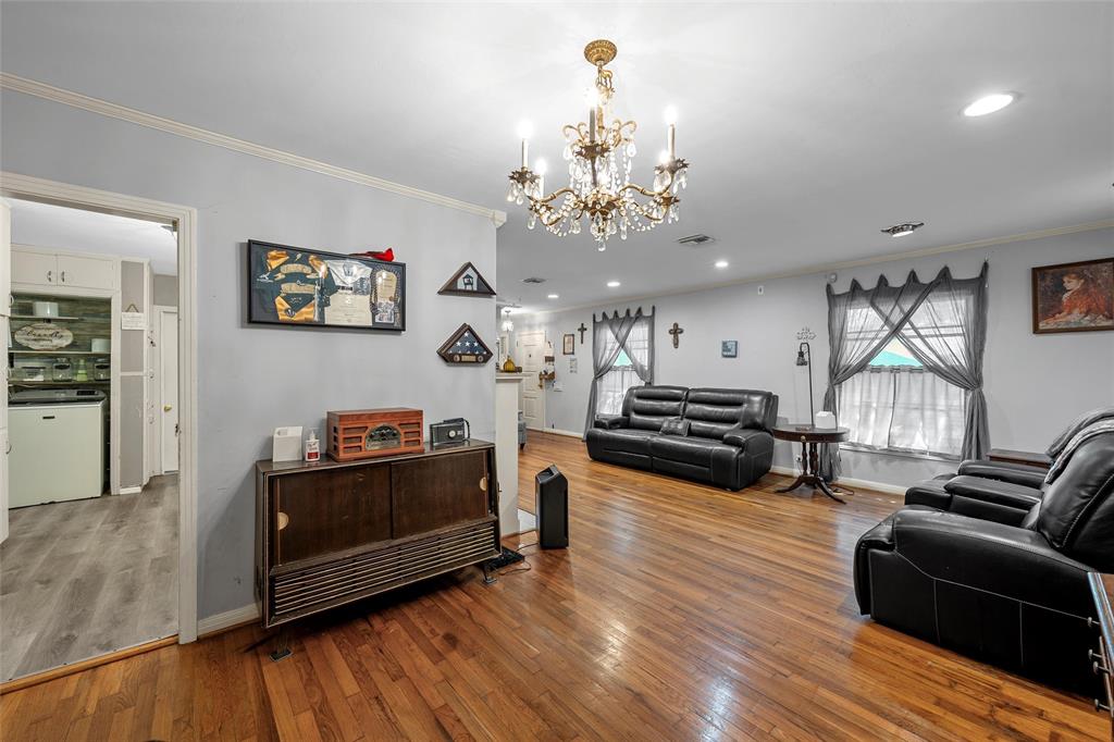301 North 40th Street Waco, TX 76710 - Photo 6 of 26 Spacious interior featuring wood flooring, recessed lighting, and a chandelier