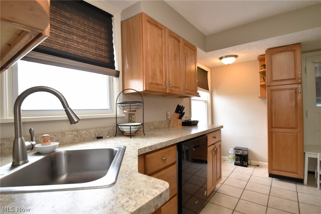 1760 Sunview Road Cleveland, OH 44124 - Photo 13 of 36 Gallery Image 13
