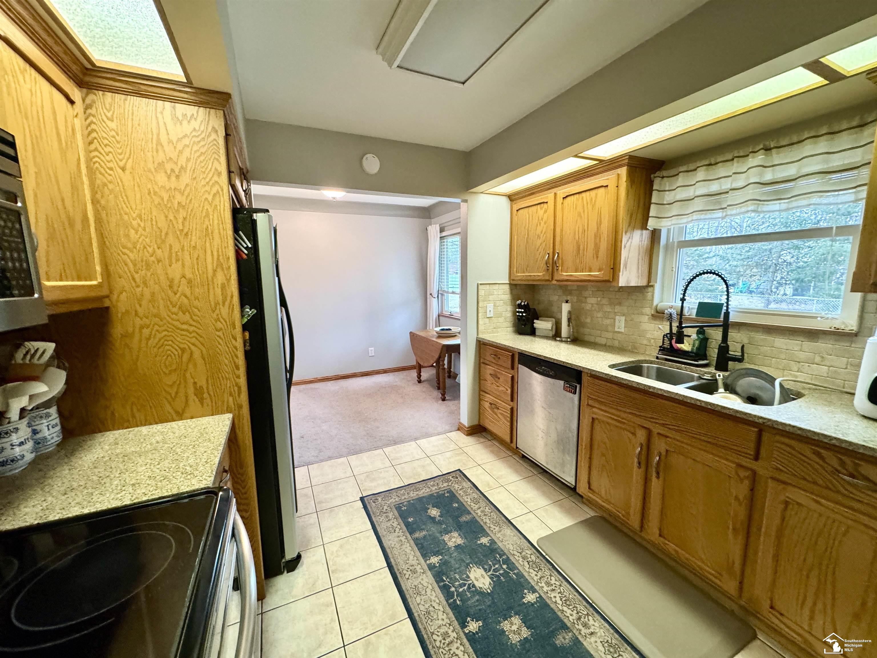 1237 Valetta Drive Temperance, MI 48182 - Photo 10 of 27 50167831-edbe0c5d-168c-4f9d-84ea-cd7d2f6a6a9c.JPG