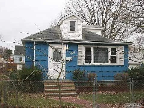 $625,000 | 80 Claremont Avenue, West Babylon, NY 11704