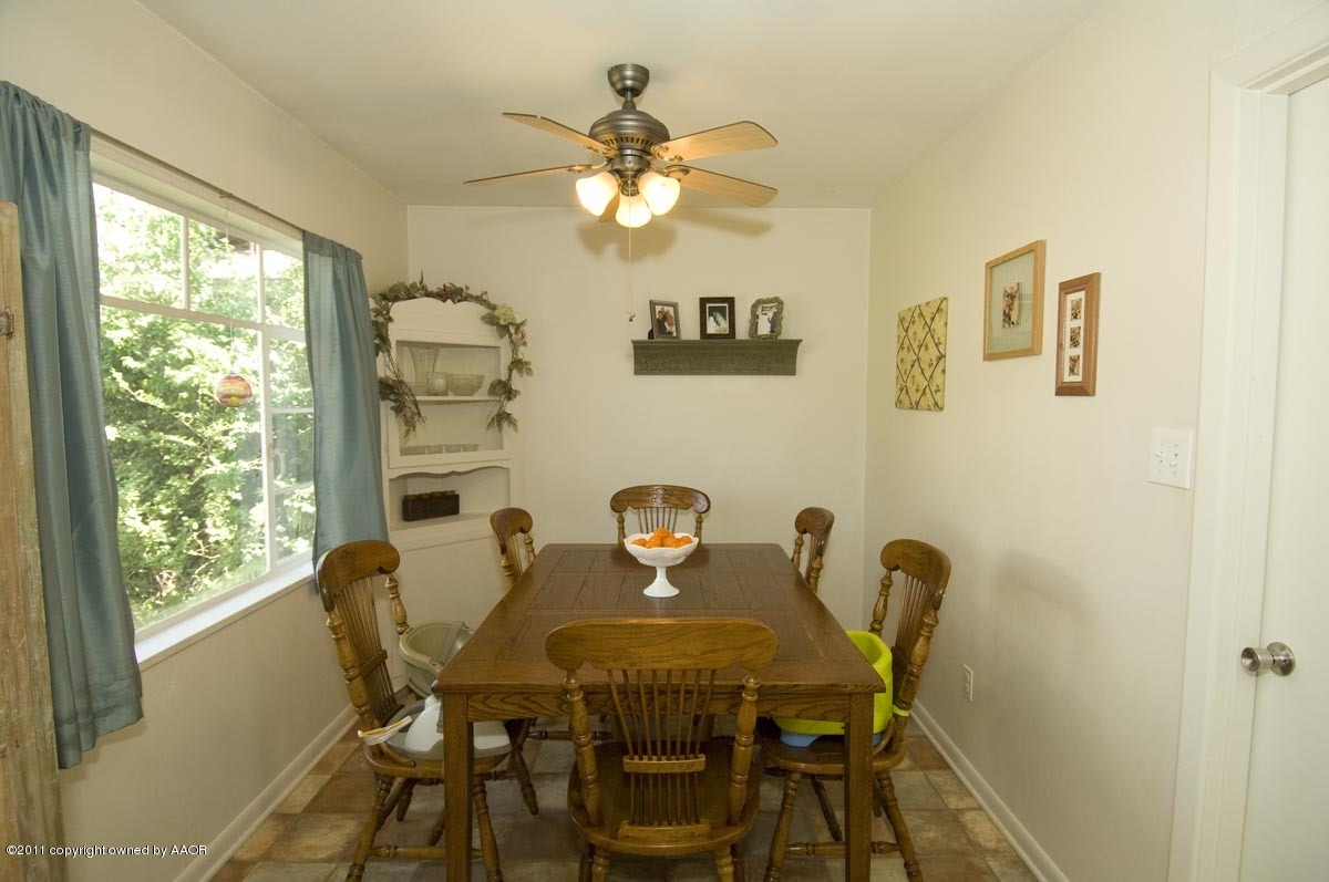 4616 South Hughes Street Amarillo, TX 79110 - Photo 8 of 19 dining room
