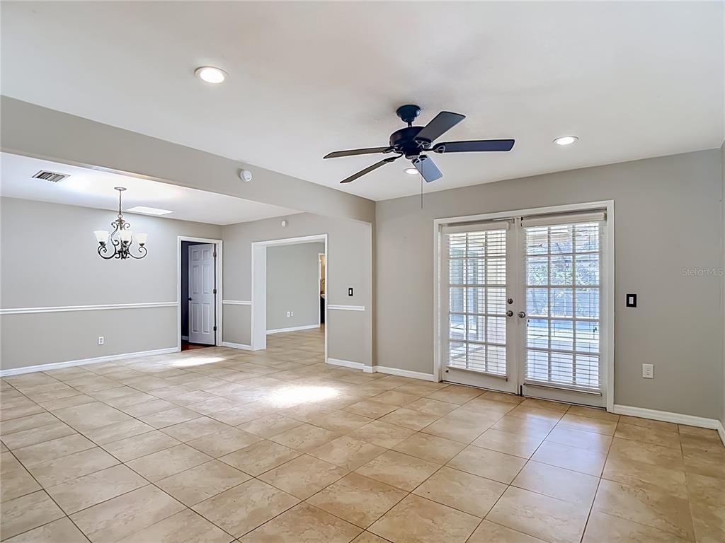 811 Ambassador Loop Tampa, FL 33613 - Photo 11 of 75
