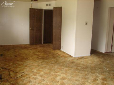 5409 Farmhill Road Flint, MI 48505 - Photo 3 of 12 20110970-2.JPG