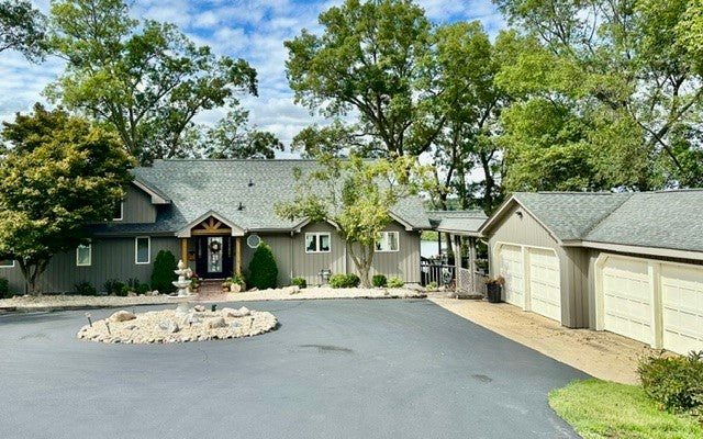 101 Oak Rdg Court Decatur, IL 62521 - Photo 1 of 32 Gallery Image 1