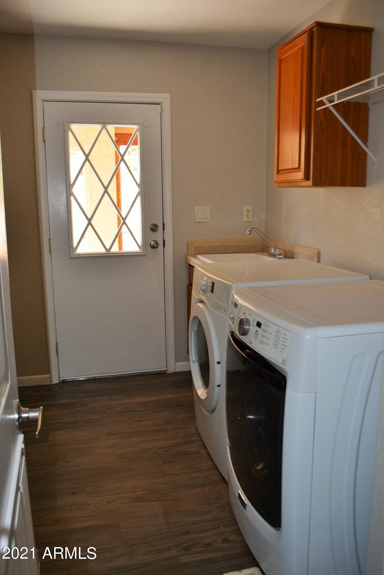 22422 Peak View Road Wittmann, AZ 85361 - Photo 5 of 29 Peak View Laundry