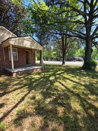 a front view of house with yard