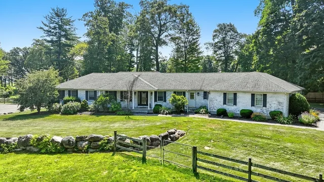 $750,000 | 240 Hillside Road, Southwick, MA 01077