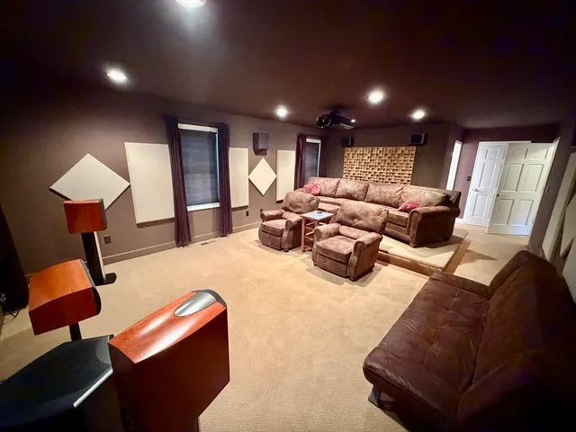 $750,000 | 240 Hillside Road, Southwick, MA 01077