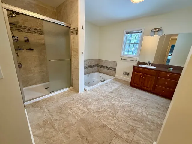 $750,000 | 240 Hillside Road, Southwick, MA 01077