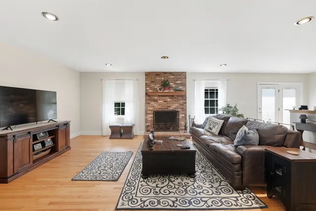 $750,000 | 240 Hillside Road, Southwick, MA 01077