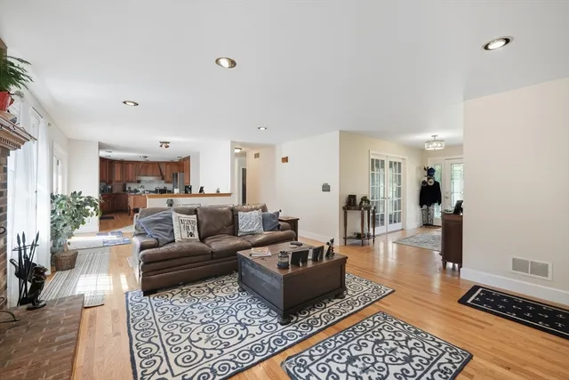 $750,000 | 240 Hillside Road, Southwick, MA 01077