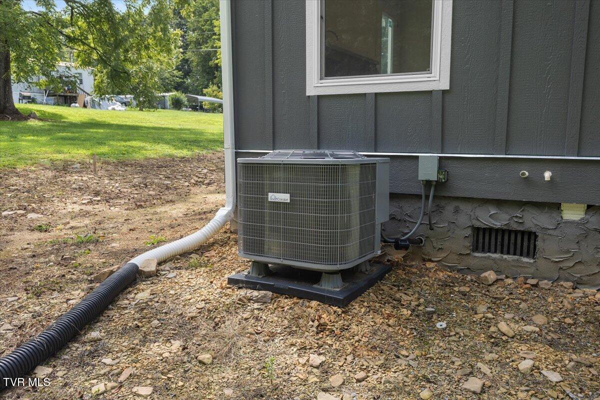 2739 Siam Road Elizabethton, TN 37643 - Photo 9 of 40 08-128A6771