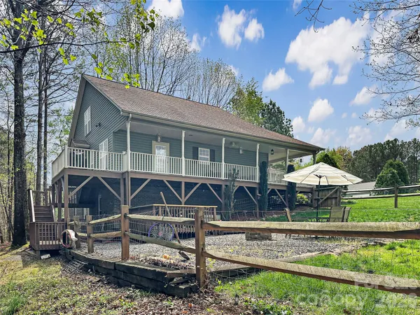 $449,900 | 5106 Hanging Rock Court, Hickory, NC 28601