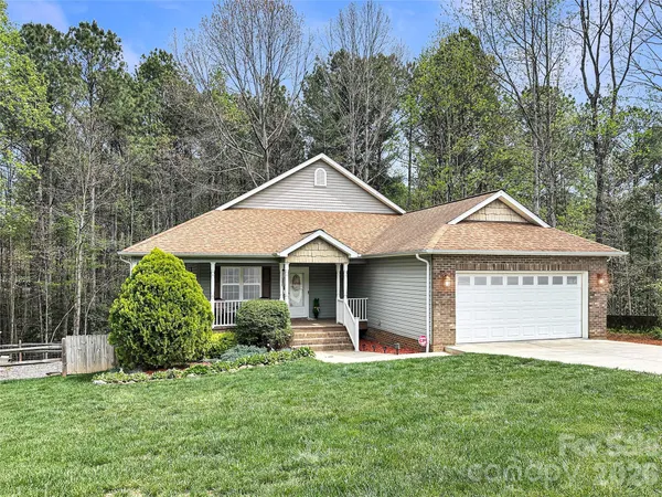 $449,900 | 5106 Hanging Rock Court, Hickory, NC 28601