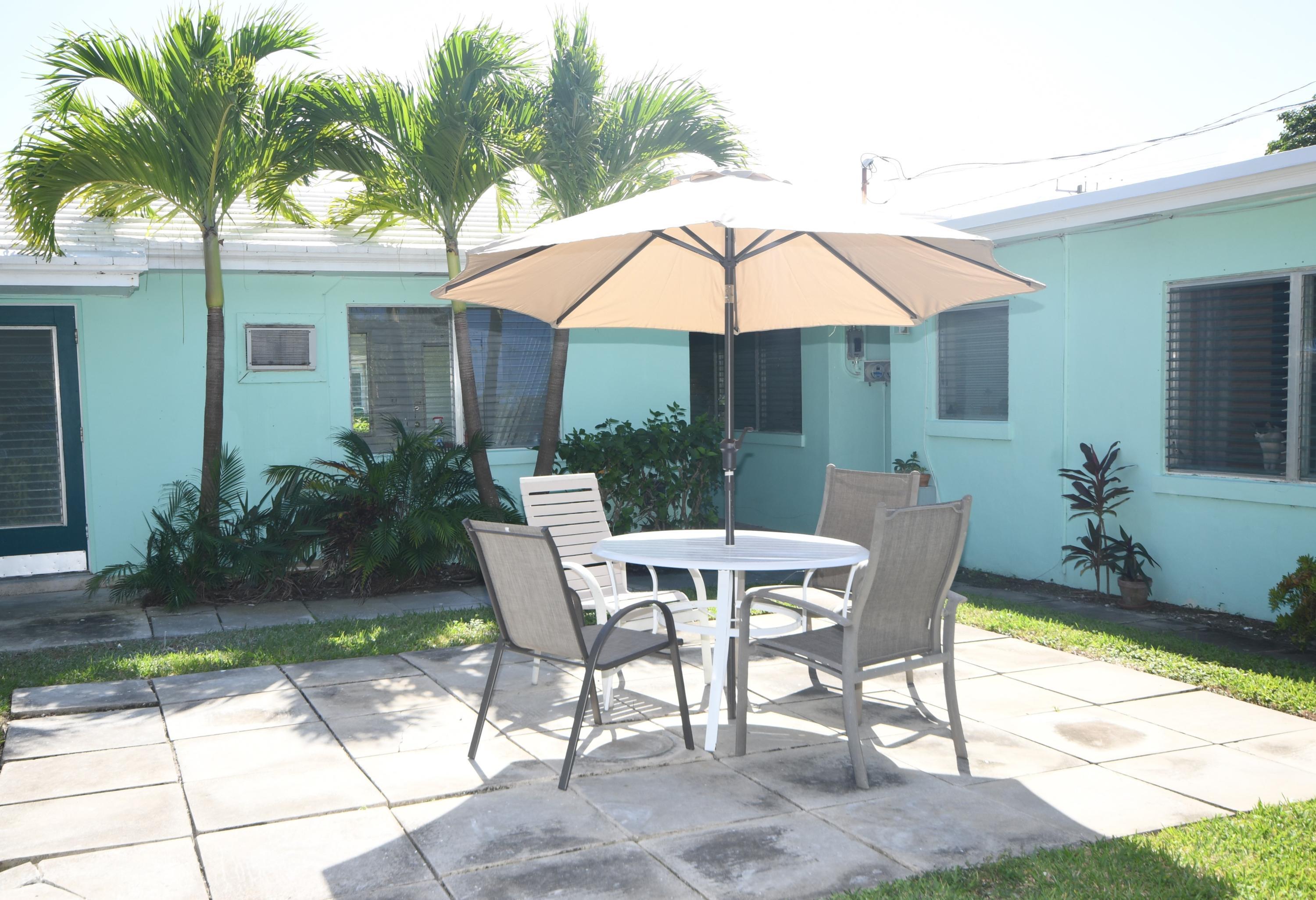 1216 Cabana Road, Unit 5 Singer Island, FL 33404 - Photo 2 of 2 back patio