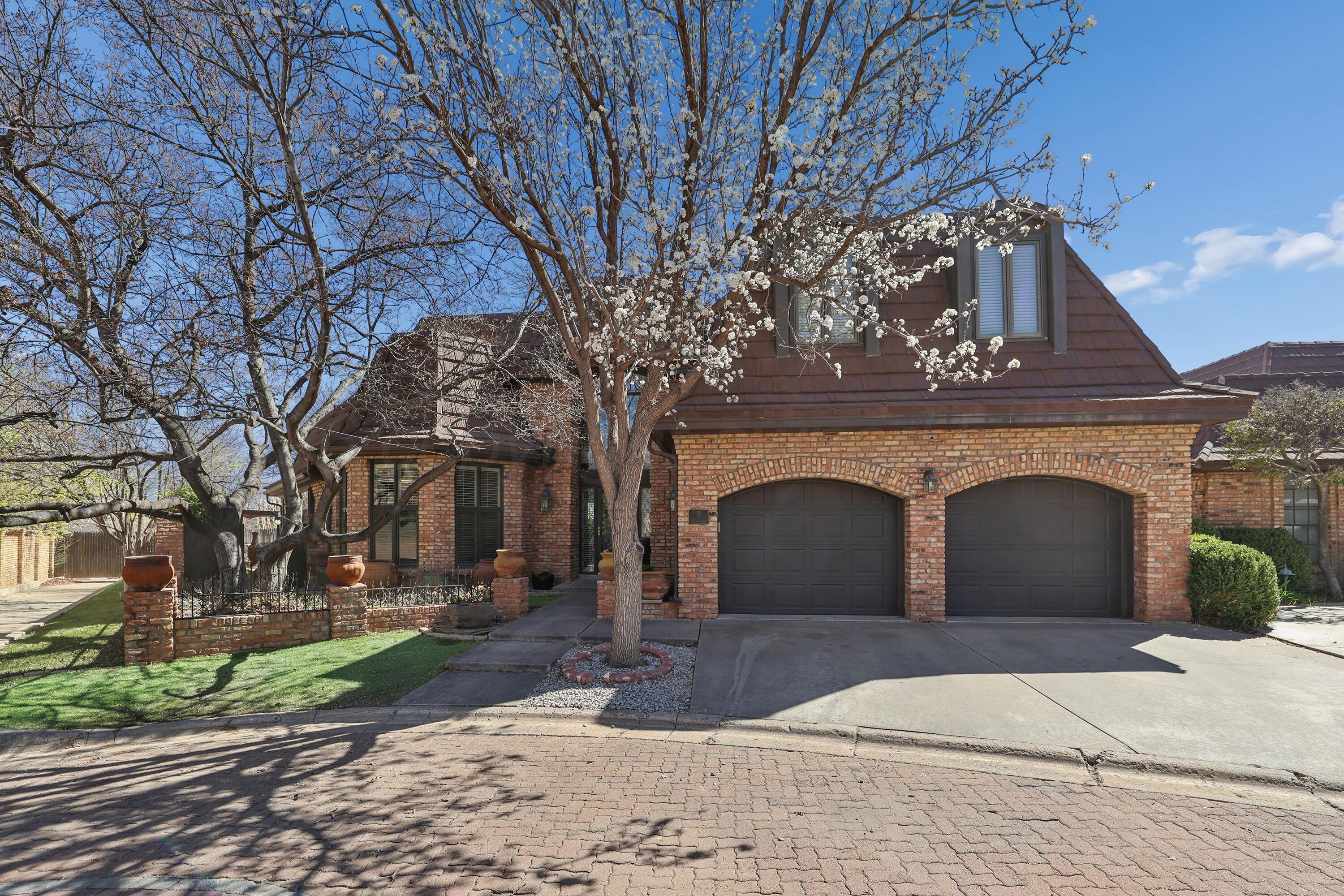 9 Quadrille Amarillo, TX 79106 - Photo 2 of 54 2-Front