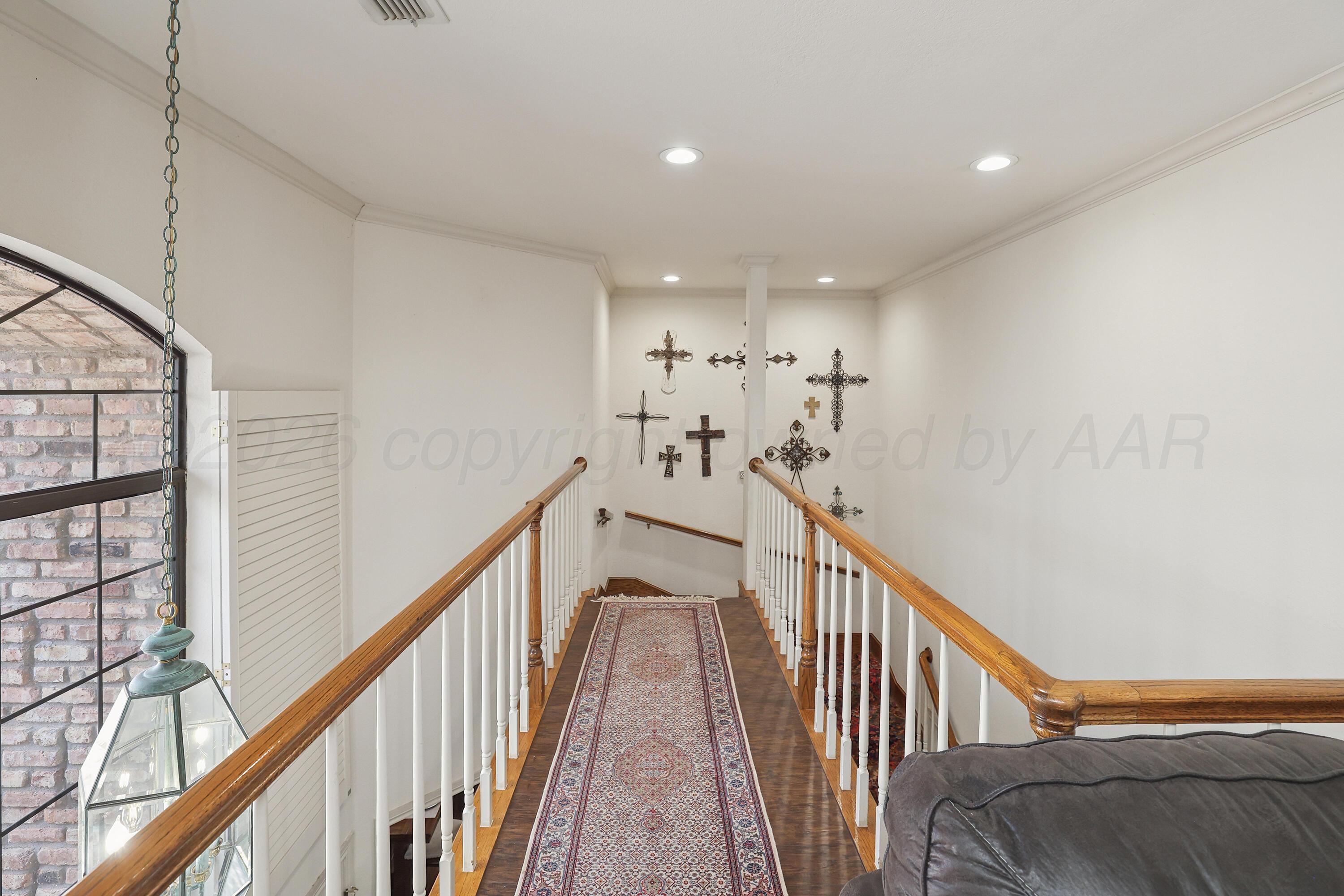 9 Quadrille Amarillo, TX 79106 - Photo 31 of 54 31-Upstairs Banister