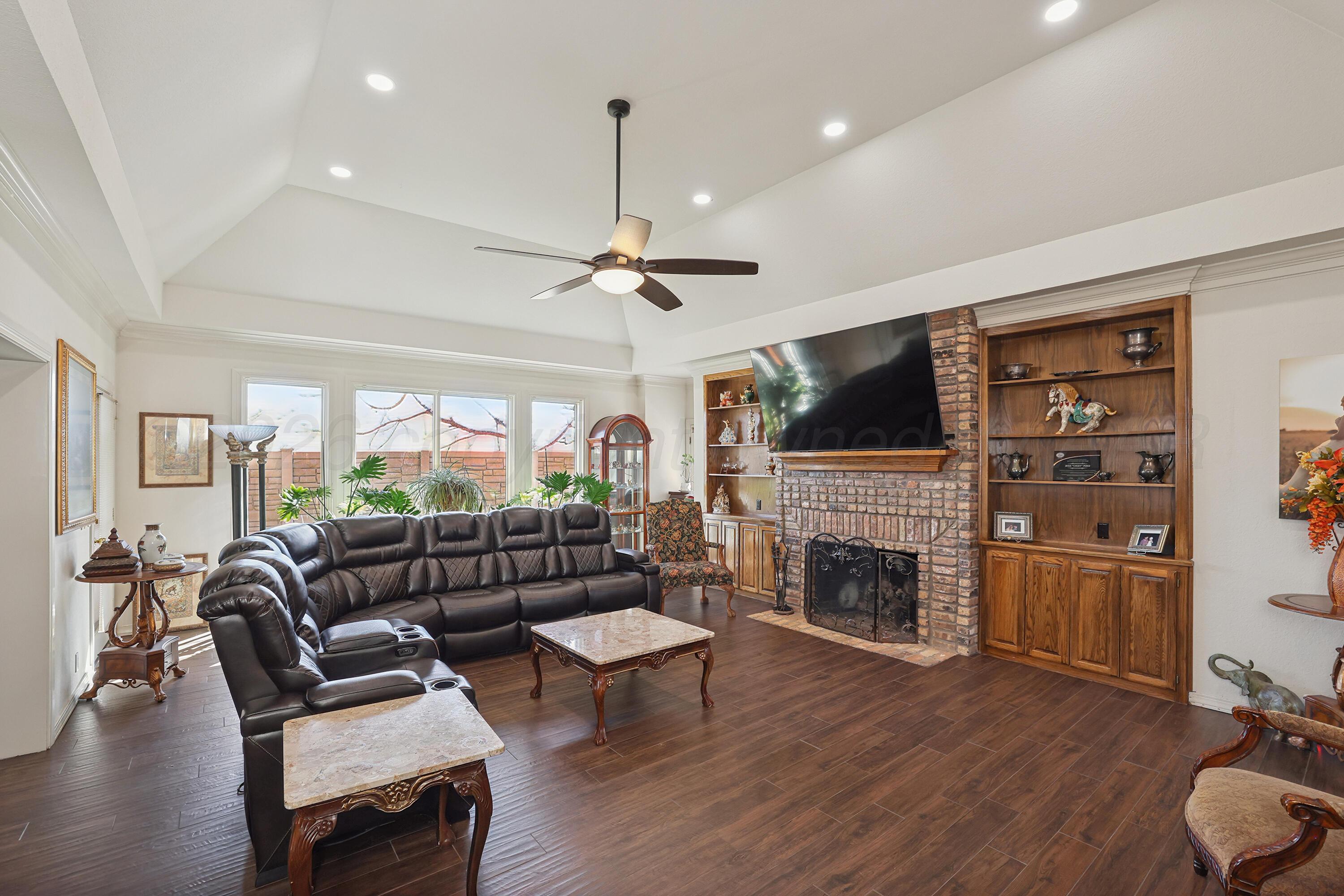 9 Quadrille Amarillo, TX 79106 - Photo 10 of 54 10-Living Area