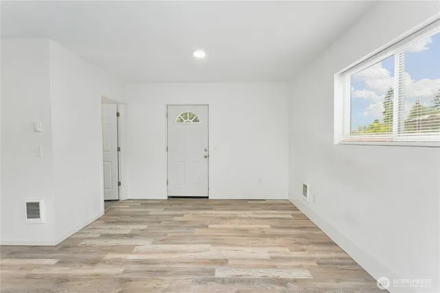 $474,950 | 807 South 74th Street, Tacoma, WA 98408