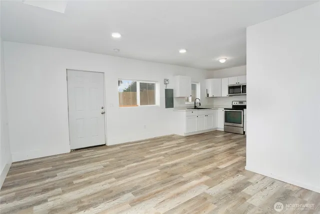 $474,950 | 807 South 74th Street, Tacoma, WA 98408