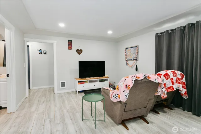 $474,950 | 807 South 74th Street, Tacoma, WA 98408