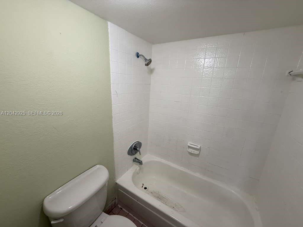 1900 West 68th Street, Unit G308 Hialeah, FL 33014 - Photo 5 of 8