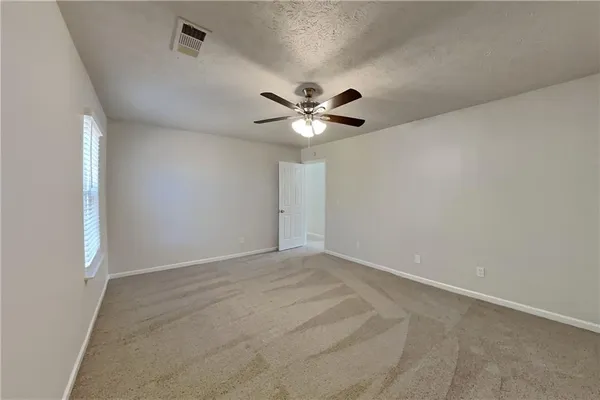 en view of an empty room