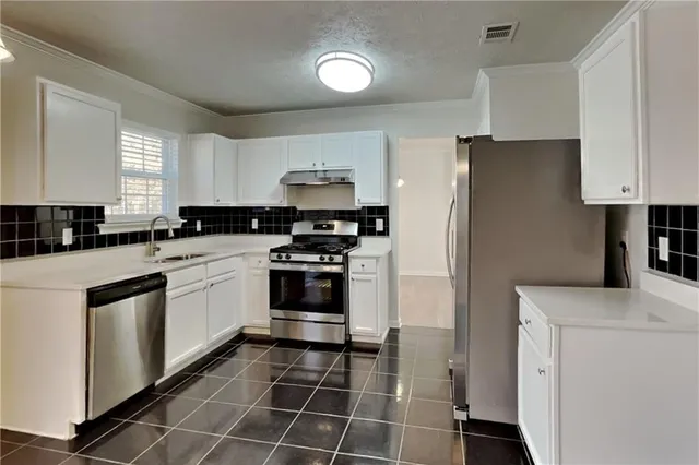 $2,275 | 19 Lakemoore Court, Douglasville, GA 30134