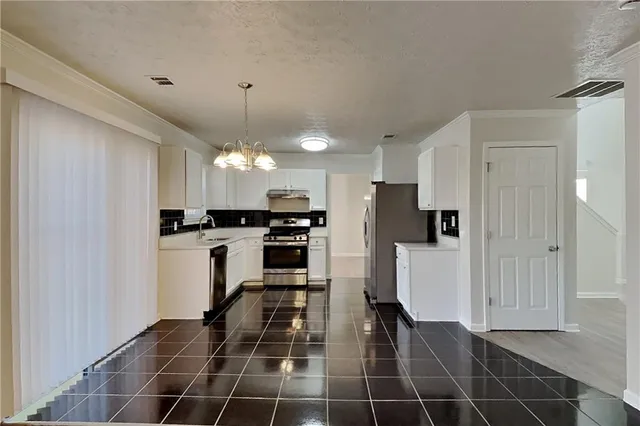 $2,275 | 19 Lakemoore Court, Douglasville, GA 30134