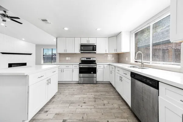 $2,100 | 14315 Swanfield Drive, Houston, TX 77083